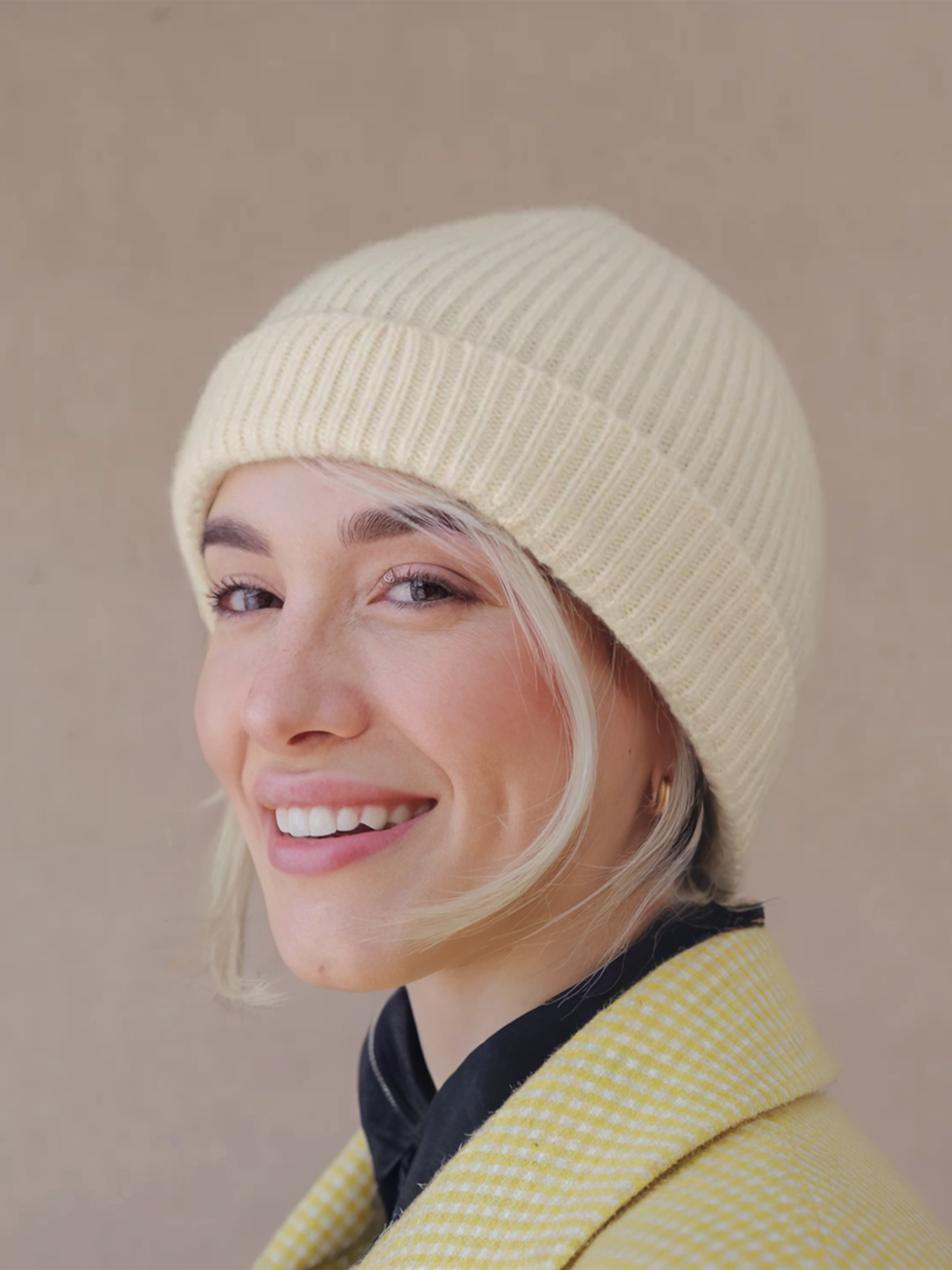 Lot Bonnet Et écharpe Femme Skin Industries – Ivoire, Acrylique, Neuf Avec étiquettes