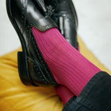 Chaussettes de couleur violet clair en 100% fil d'Écosse. Modèle de mi-mollet (chaussettes courtes) pour femme de la marque Gammarelli. Chaussettes légères et peu épaisses. Pointures : du 38 au 49