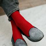 Chaussettes couleur rouge carmin, en 100% fil d'Écosse. Modèle de mi-bas (hautes) pour femme, de la marque Mazarin. Chaussettes fines et légères. Pointures : du 39 au 46