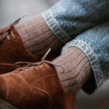 Chaussettes d'hiver en laine super-solide, très résistante à l'usure (renfort en polyamide), couleur taupe de la marque Mazarin. Idéale à porter par basses températures dans des chaussures de ville : épaisseur intermédiaire, chaudes et douces. Modèle pour homme mi-bas (hautes), pointures du 39 au 47.