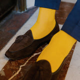 Chaussettes jaunes en coton bio extra-doux gamme non-comprimantes de Mazarin. Sans bord élastique, répartit sur toute la longueur, meilleur maintien, confort. Modèle mi-mollet (court) homme et femme du 36 au 47.