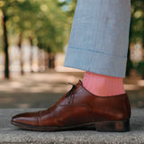 Chaussettes roses en 100% fil d'Écosse. Modèle de mi-bas (chaussettes hautes) pour homme et pour femme de la marque Mazarin. Des chaussettes douces et légères, idéale pour la saison estivale, qui s'associent à toutes tenues pour apporter un peu de légèreté. Pointures : du 36 au 49