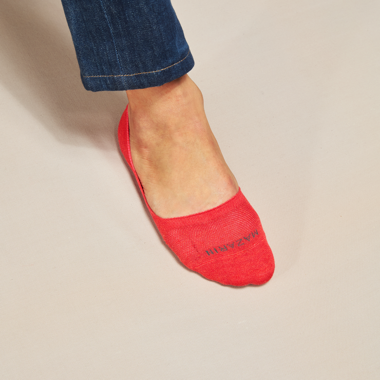 Invisible red linen & cotton moccasin socks with anti-slip