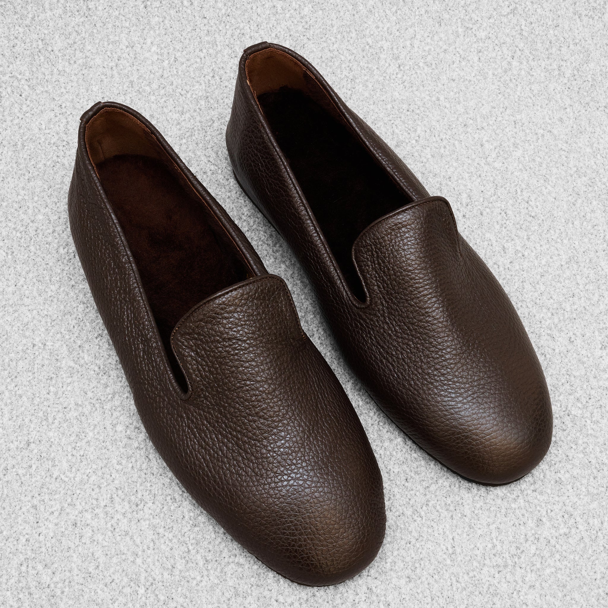 Chaussons marron foncé fourrés - Cuir grainé