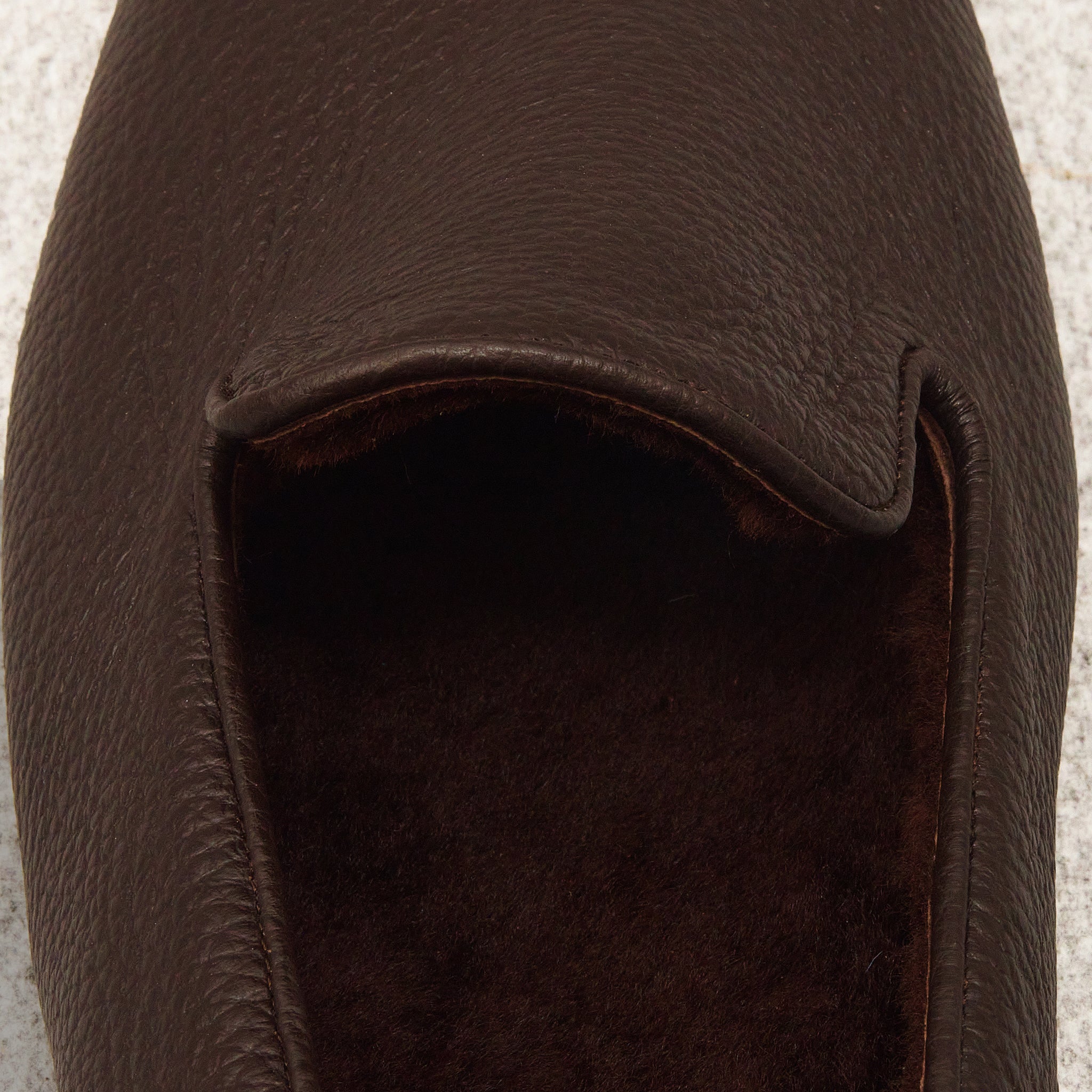 Chaussons marron foncé fourrés - Cuir grainé