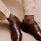 Chaussettes marron & beige foncé motif losange en laine nattée et coton de la marque Bresciani. Modèle mi-bas (chaussettes hautes) pour homme, pointures du 39 au 45. Chaussettes d'hiver fines, idéales pour les chaussures de ville.