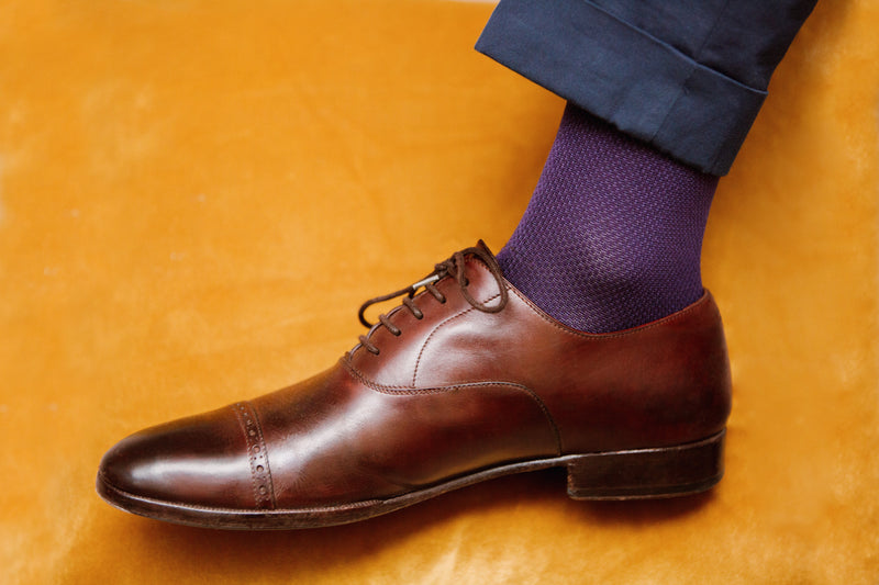 Chaussettes de contention couleur violet, en 45% Coton, 46% Polyamide, 9% Élasthanne. Modèle de mi-bas (hautes) pour homme, de la marque Mazarin. Épaisses, élégantes, confortables. Pointures : du 37 au 46