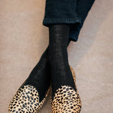 Chaussettes de couleur noire en 80% laine mérinos et 20% polyamide. Modèle de mi-bas (hautes) pour femme, de la marque Gamarelli. Chaussettes chaudes, confortables, fines et robustes. Pointures : du 36 au 49