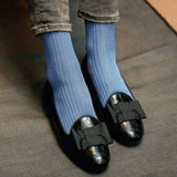 Chaussettes pour femme de couleur bleu ciel, en 100% fil d'Écosse. Modèle de mi-bas (hautes) de la marque Mazarin. Fines et légères. Pointures : du 36 au 49