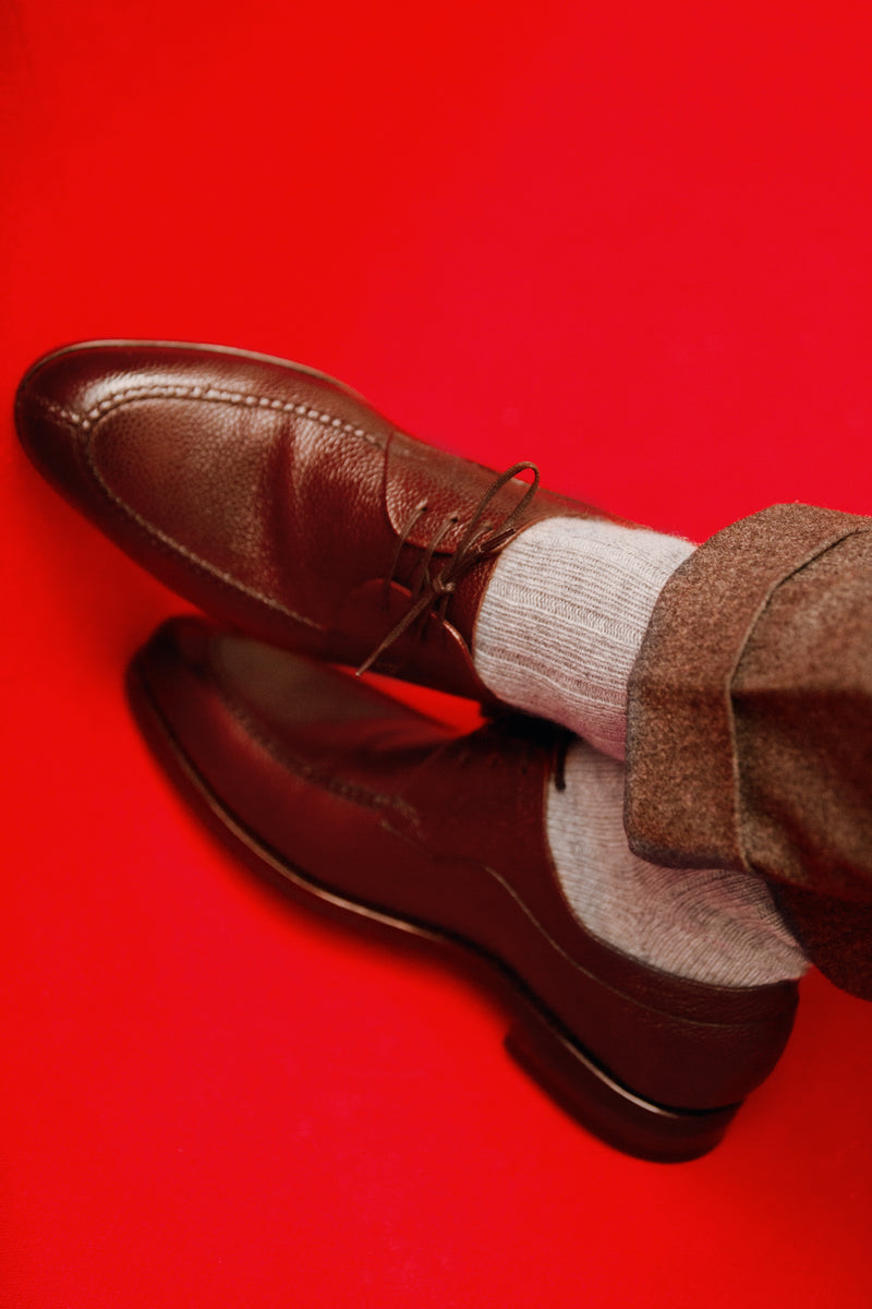 Chaussettes gris claire en 85% cachemire de la marque Mazarin;. Chaussettes mi-bas (hautes) pour homme et pour femme à partir du 36 et jusqu'au 45. Chaussettes idéales pour l'hiver. 