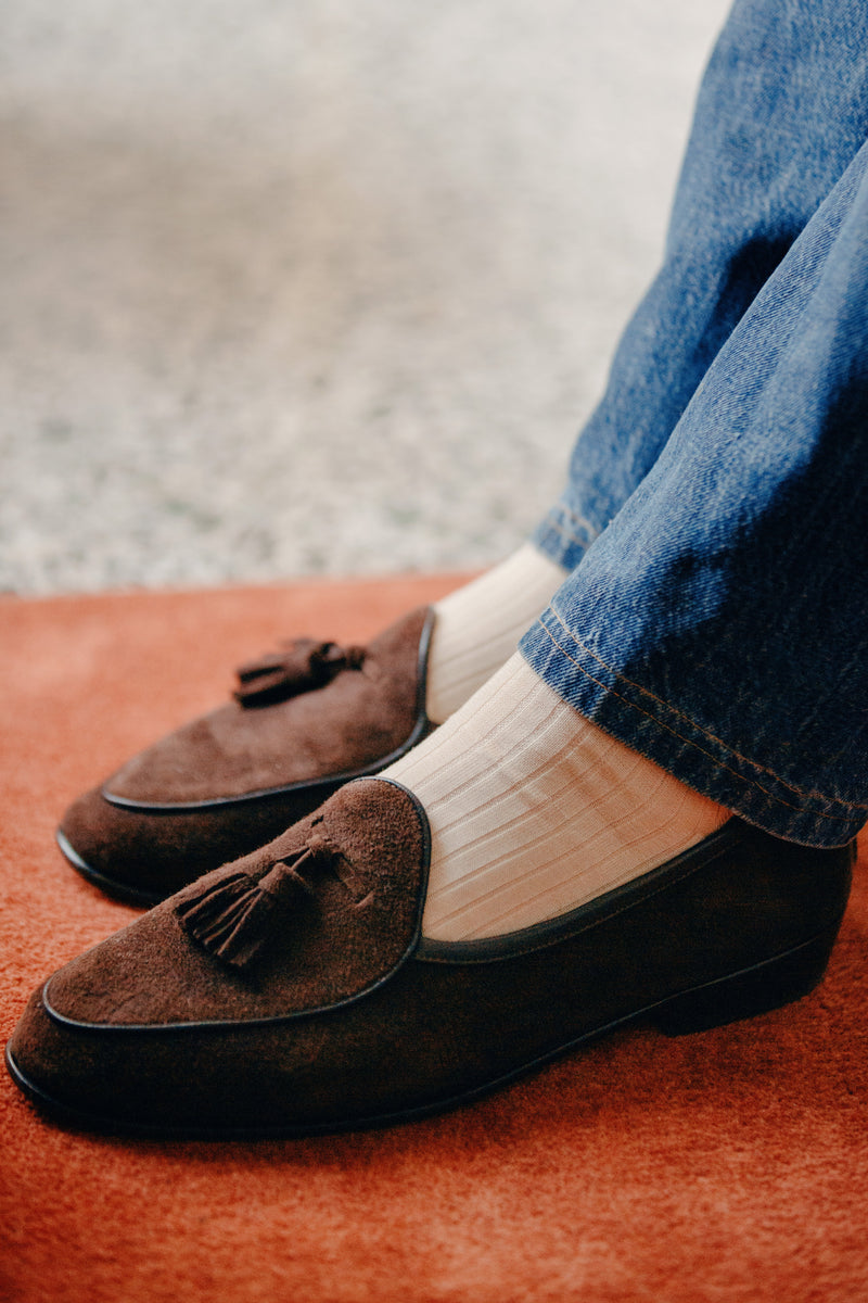 Chaussettes couleur ivoire, en 100% fil d'Écosse. Modèle de mi-bas (chaussettes hautes) pour homme, de la marque Mazarin. Douces, fines, légères et durables. Pointures : du 39 au 46.
